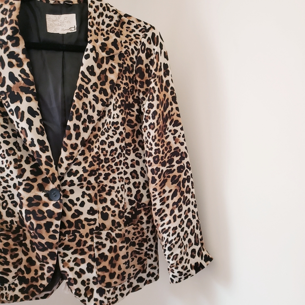 Dynamite Leopard print blazer Medium.